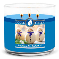 Svíčka 0,41 KG SNOWMAN COOKIE, aromatická v dóze, 3 knoty - Vonn svky ve skle svkem, temi knoty a dlkou hoen vce jak 35 hodin. Uijte si rozmanitost vn a rovnomrn hoen, kter pinej svky Goose Creek.